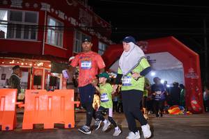 BIB: 4180
                            <button type="button" onclick="openModal(26262738)" class="btn btn-primary btn-sm float-right btn-popup" data-toggle="modal" data-target=".modal-high-quality">
                        <i class="fas fa-shopping-cart"></i> Add to Cart
                    </button>
                                            <button type="button" onclick="isThisMe(26262738, true)" class="btn btn-success btn-sm float-right btn-popup btn-isme hidden" data-toggle="tooltip" data-placement="bottom" title="นี่คือรูปของคุณใช่ไหม คลิกที่นี่เพื่อเอาเข้าอัลบั้ม">
                        <i class="fas fa-plus"></i> Add to album
                    </button>
                    <button type="button" onclick="isThisMe(26262738, false)" class="btn btn-warning btn-sm float-right btn-popup btn-isnotme hidden">
                        <i class="fas fa-ban"></i> Remove from album
                    </button>